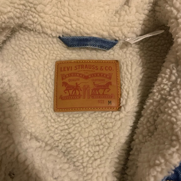 Levi’s Jacket - Picture 3 of 3